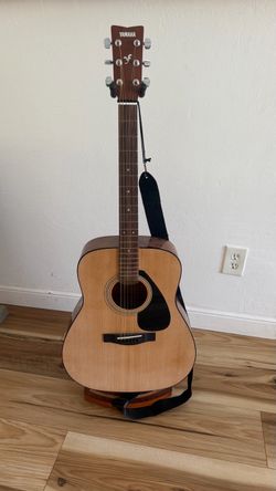 Yamaha + Stand & Strap - never been used