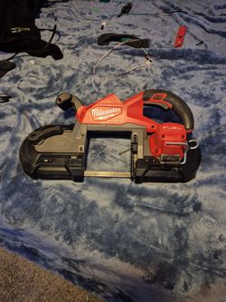 Milwaukee Deep Cut Band Saw