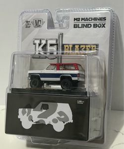 M2 Machines Blind Box 1974 Chevrolet K5 Blazer Die-Cast