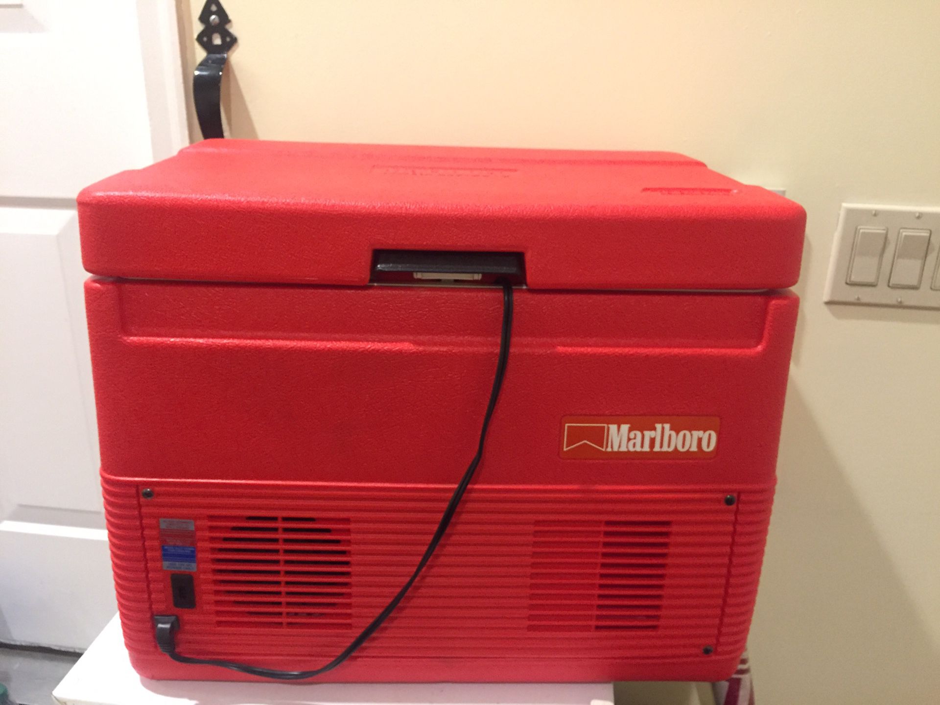 Brand new vintage Marlboro electrical cooler