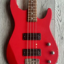 Peavey USA Foundation Electric Bass Guitar Maple Neck Made in the USA. No case.