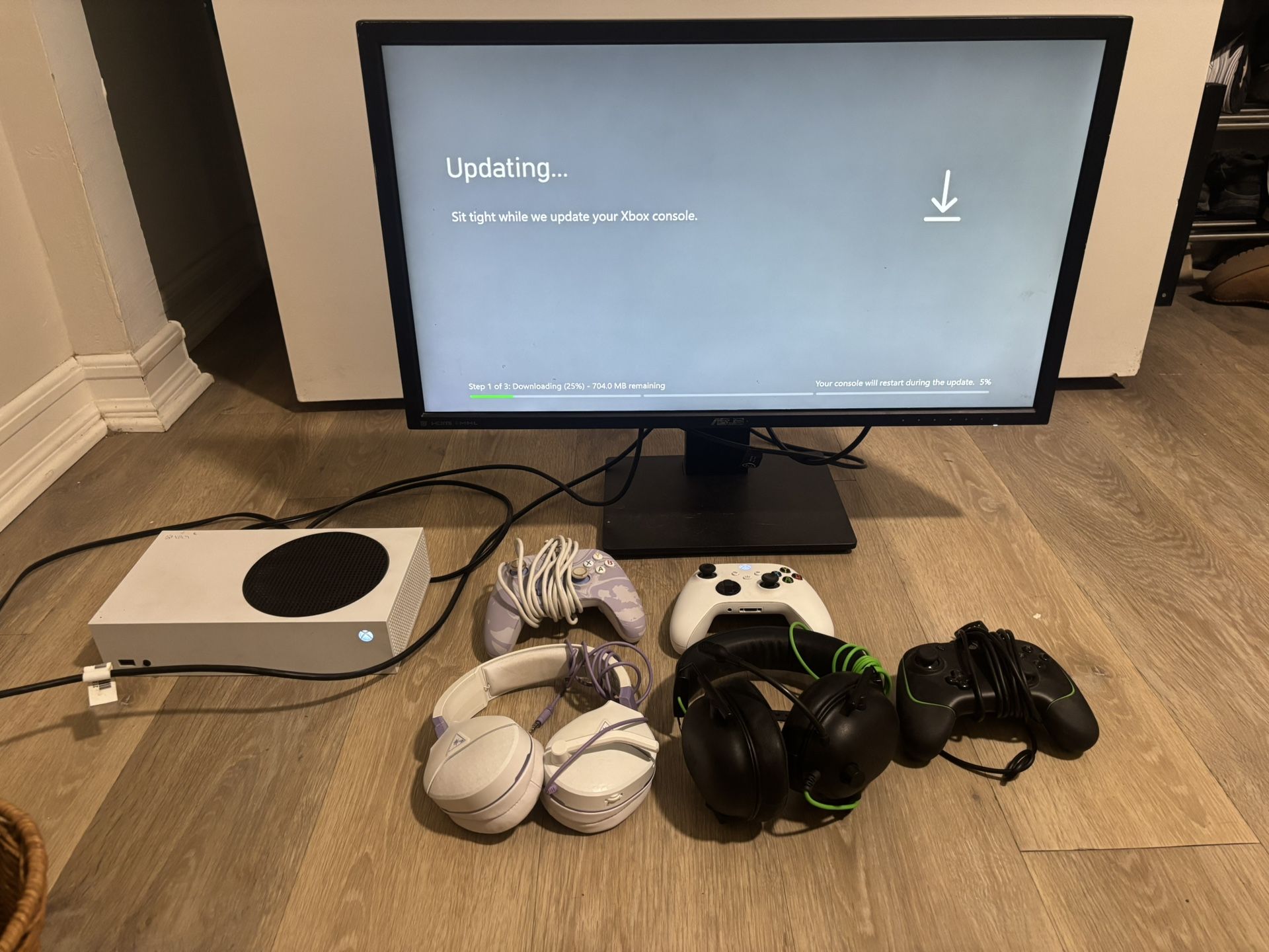 Xbox Series X (all Accessories & Monitor Included) OBO