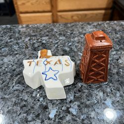 Ceramic Vintage Souvenir Texas State Shaped and Oil Derrick Pair of Salt and Pepper Shakers .  Made in Japan.  Preowned never used.  