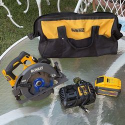 DEWALT 60V FLEXVOLT Brushless Circular Saw Kit – 9Ah Battery, Charger, Bag – Used Only Few Times