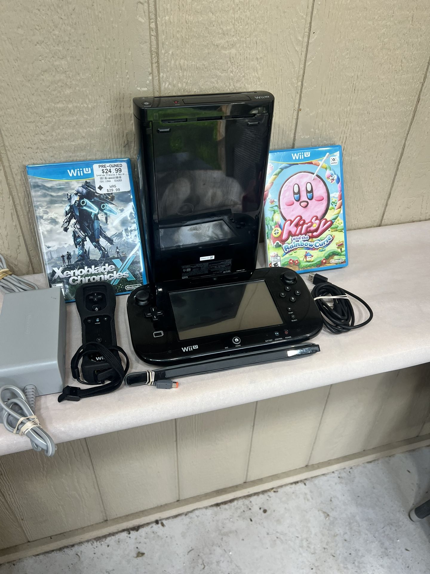 Nintendo Wii U Console 32GB Black with Gamepad, 1 Pro Controllers, and 2 Game
