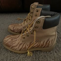 Women’s custom Timberland boots, size 6