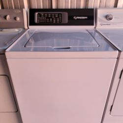 New Arrival!!! Just Like New!!! Only 3 Years Old!!! Speed Queen, TR-7, Commercial Washer!!! Must See!!!

Top Of The Line, Speed Queen TR-7 Washer!!!

