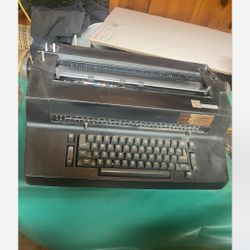 Vintage Selector II IBM TYPEWRITERS FOR REPAIR