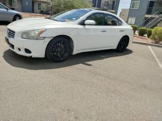2011 Nissan Maxima sport