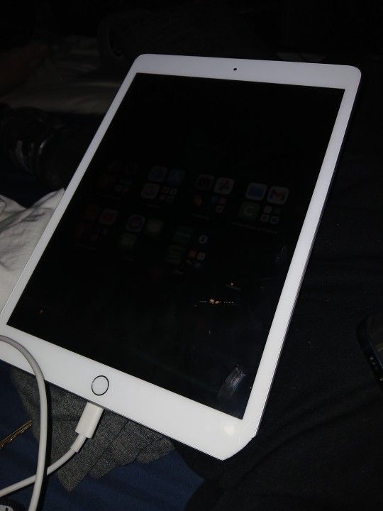 IPad 8th Generation With 18.0 Software Update