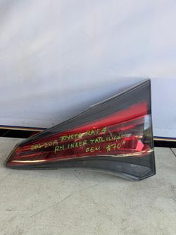 2016 -2018 TOYOTA RAV4 RH SIDE INNER TAILLIGHT. OEM