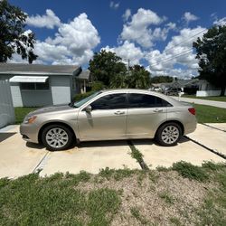 Chrysler 200 
