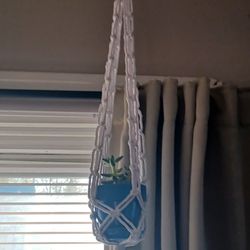 Small Macrame Plant Hanger 