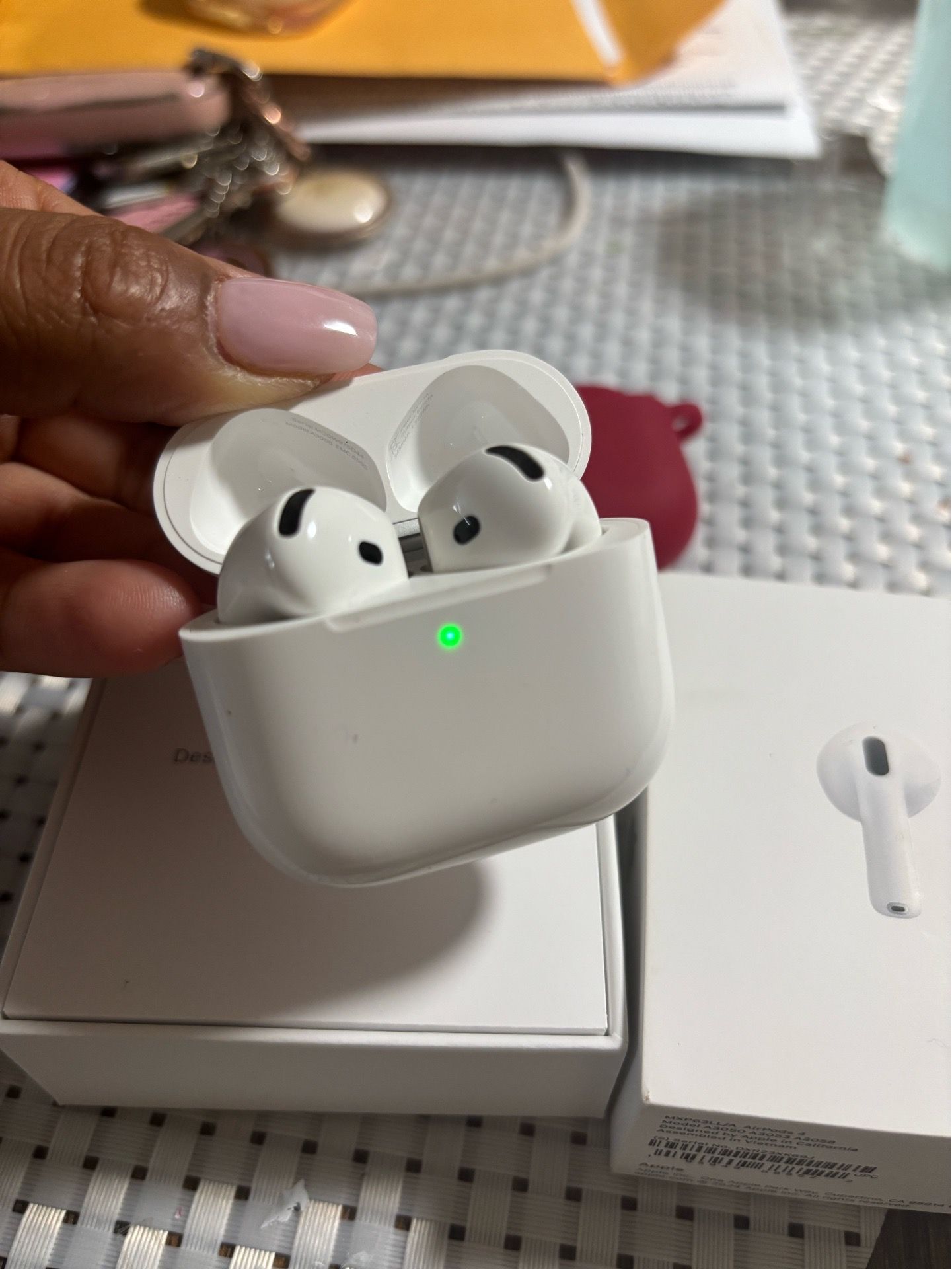 Air pods 4
