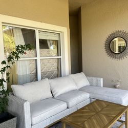 Outdoor Furniture (cushions Stored Inside)