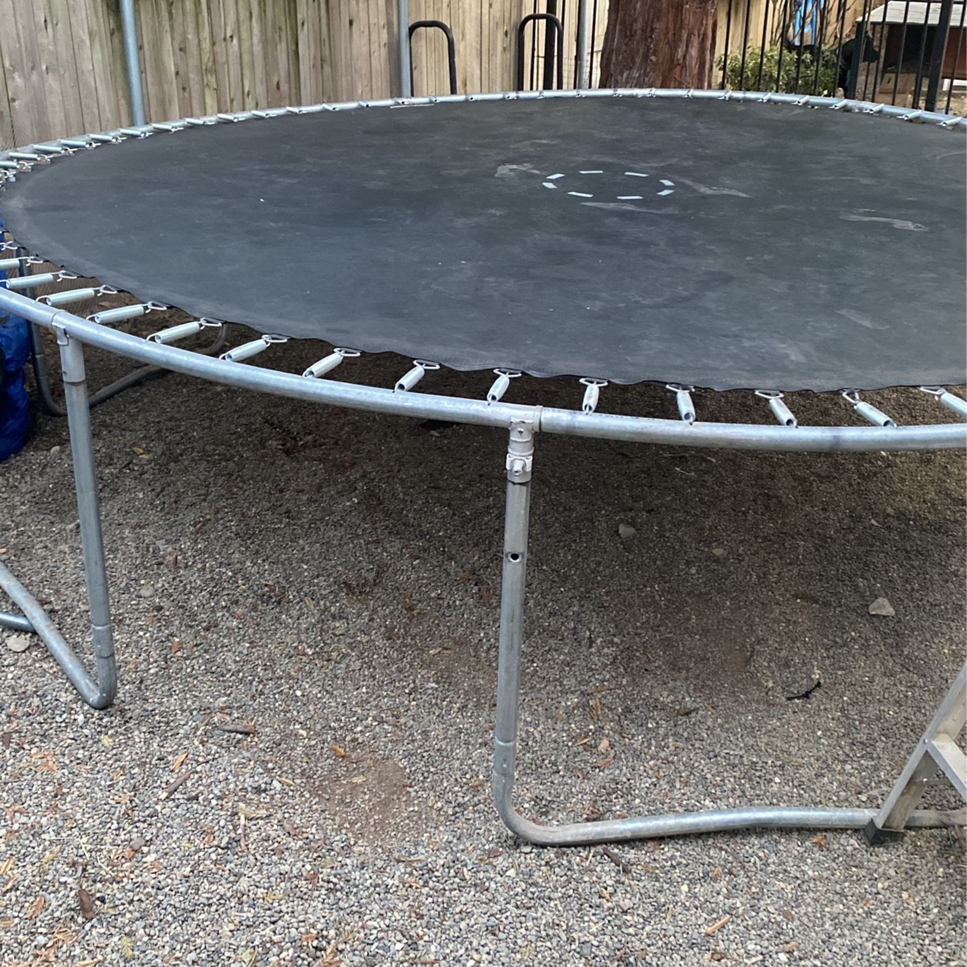 Trampoline 12’