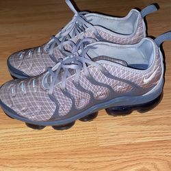 Nike VaporMax Plus Size 10 Grey