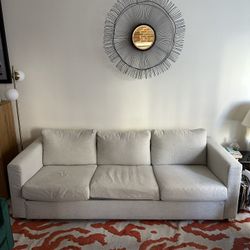 IMPECCABLE ALMOST BRAND NEW SOFA