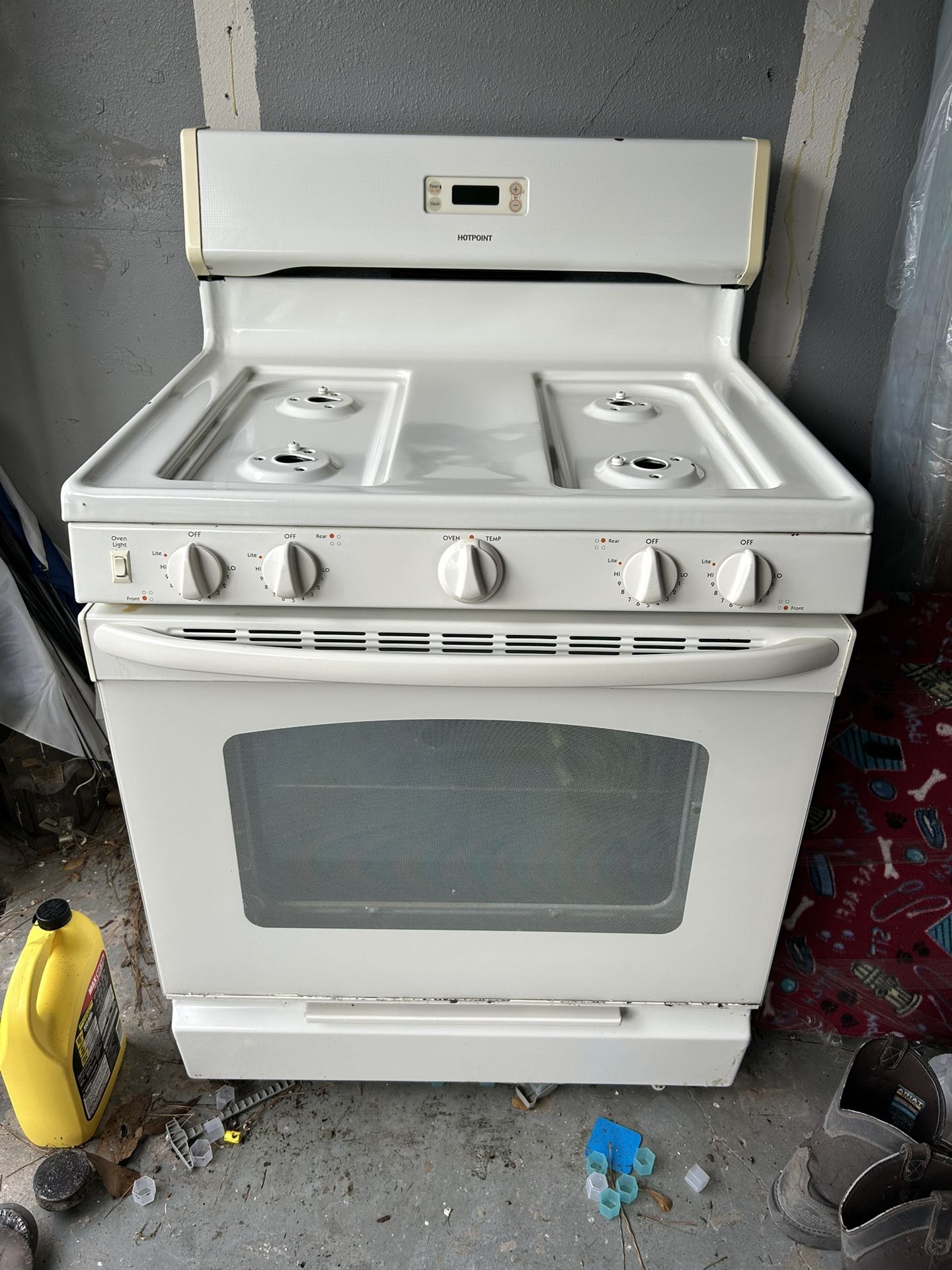 Hot Point Gas Stove