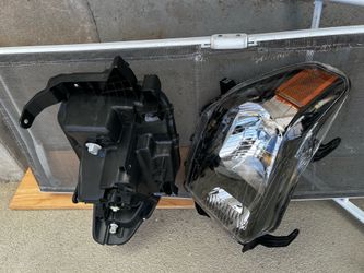 2014-2017 Toyota Tundra TRD Pro models with factory halogen headlights.