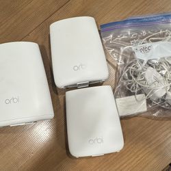 Orbi RBR40 Mesh Network