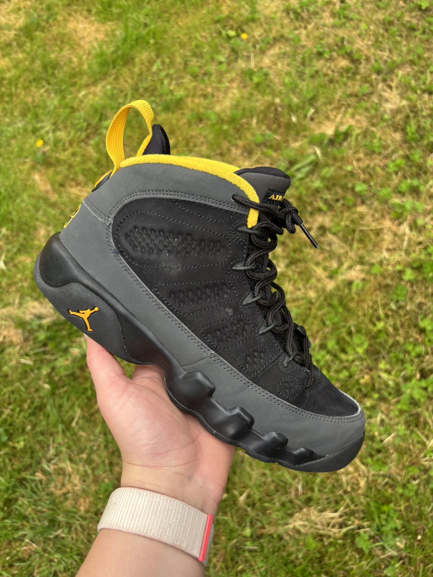 Jordan 9 Dark Charcoal University Gold