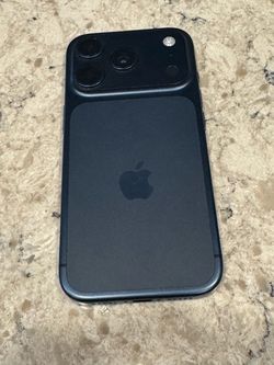 iPhone 17 Pro - Excellent condition