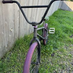 Selling Custom Bmx Bike (will Clean Up) 500 OBO Throw Me Offers 