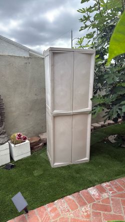 Shelf raising  cabinet