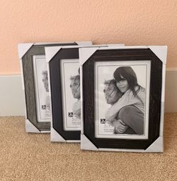 Three-Piece Multicolor Picture Frames
