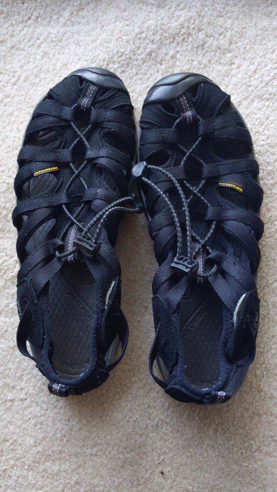 Keen Whisper Waterproof Sandals Womens Size 9