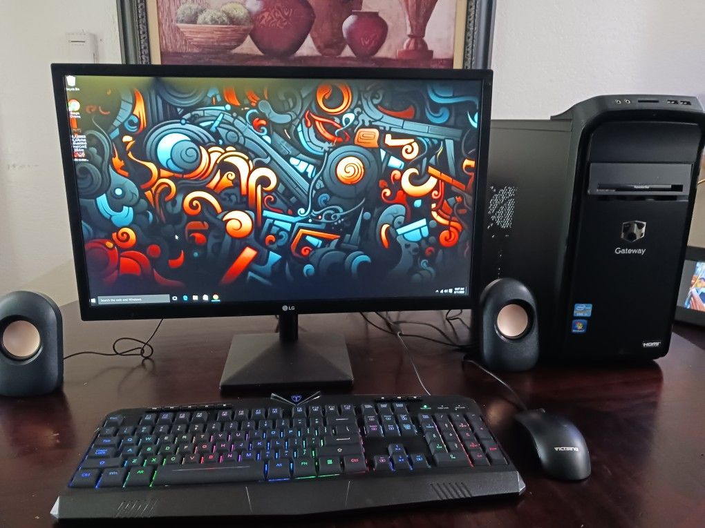 Gateway desktop Computer. windows 10. Good Working Condition. Intel Core i3 processor. 1 Tb Hard Drive. vlc DVD Reader. monitor LG 24 inches.