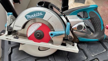 Makita 15 Amp 7-1/4 in. Corded Lightweight Magnesium Hypoid Circular Saw with built in fan and 24T Carbide blade