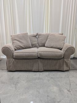 Sealy Furniture Woven Fabric Loveseat with Accent Pillows