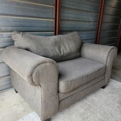 Oversized Arm Chair (Delivery Option)