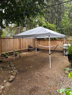 Pop up canopy tent