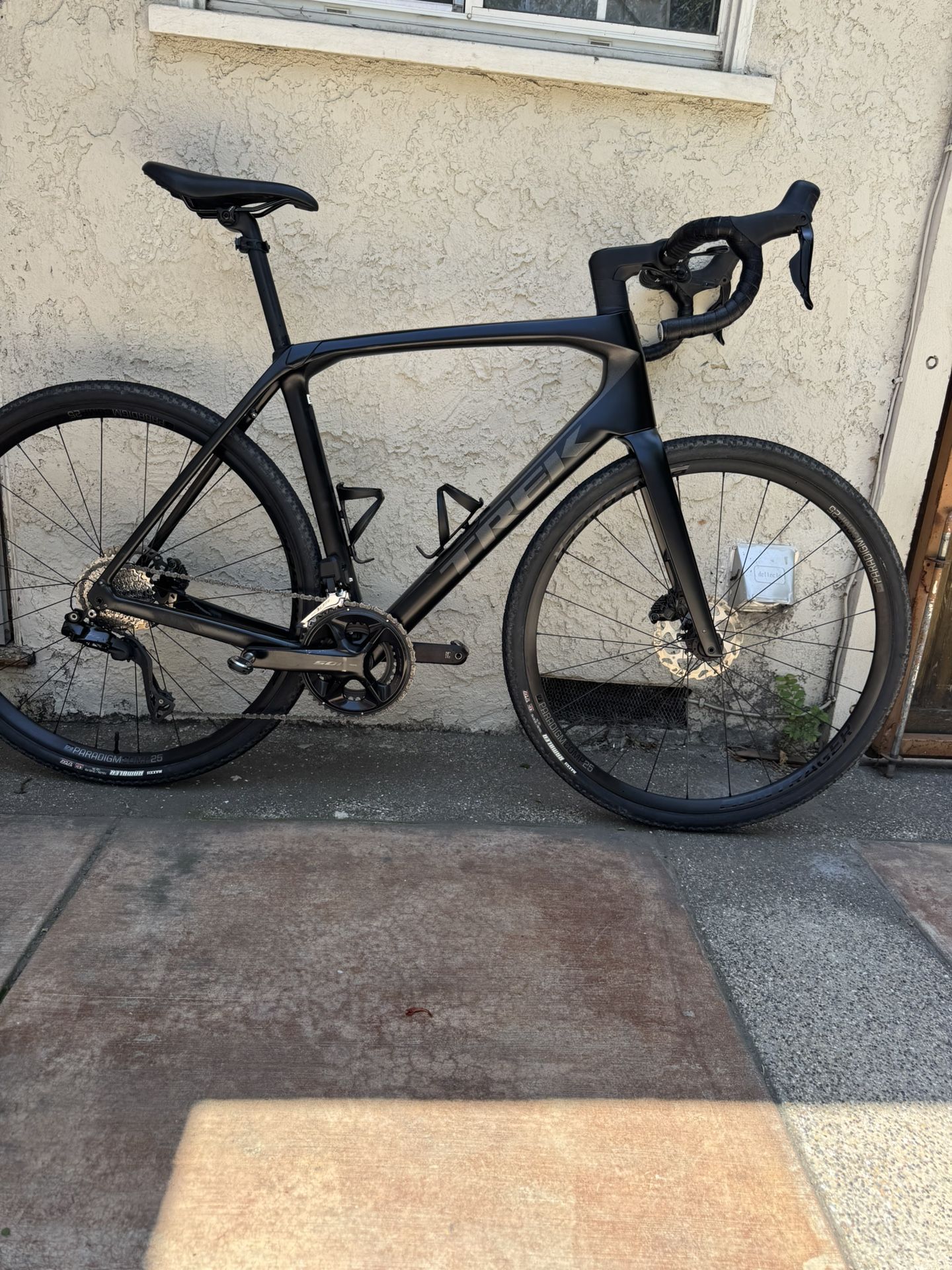 Trek Domane SL 6 Gen 4 Size 58 With Carbon Wheel Set