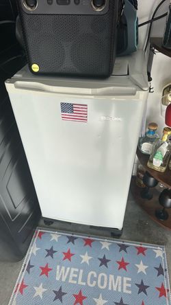 Moosoo White Mini Fridge