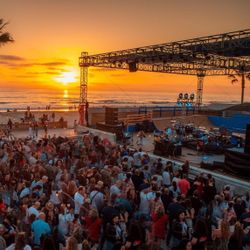 4th Of July Fit Social (beachhouse) Wax Motif Tickets