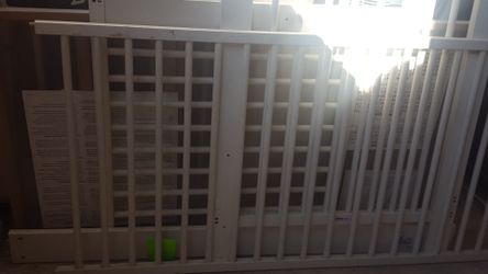 Ikea crib complete set -Free