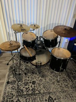 Fender Starcaster Complete Drum Set