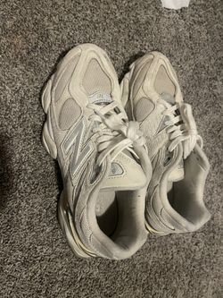 New Balance Woman Size 8 Men Size 6.5