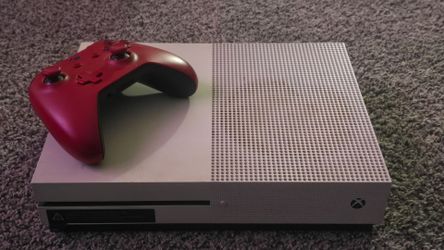 XBOX ONE S  WITH CONTROLLER!
