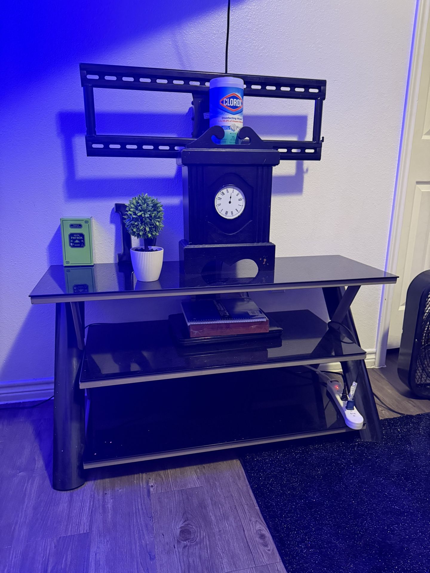Glass TV Stand With Mounting Bracket