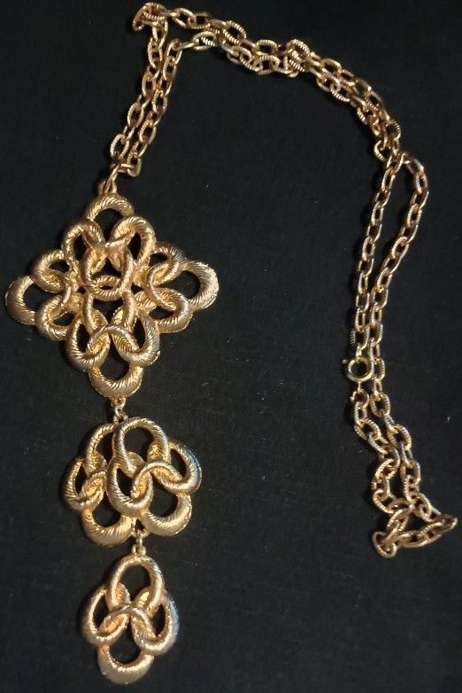 VINTAGE GOLD TONE NECKLACE