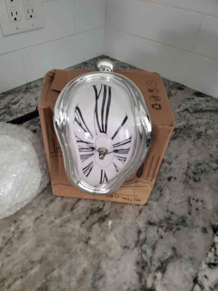 Melting Clock Decorative 