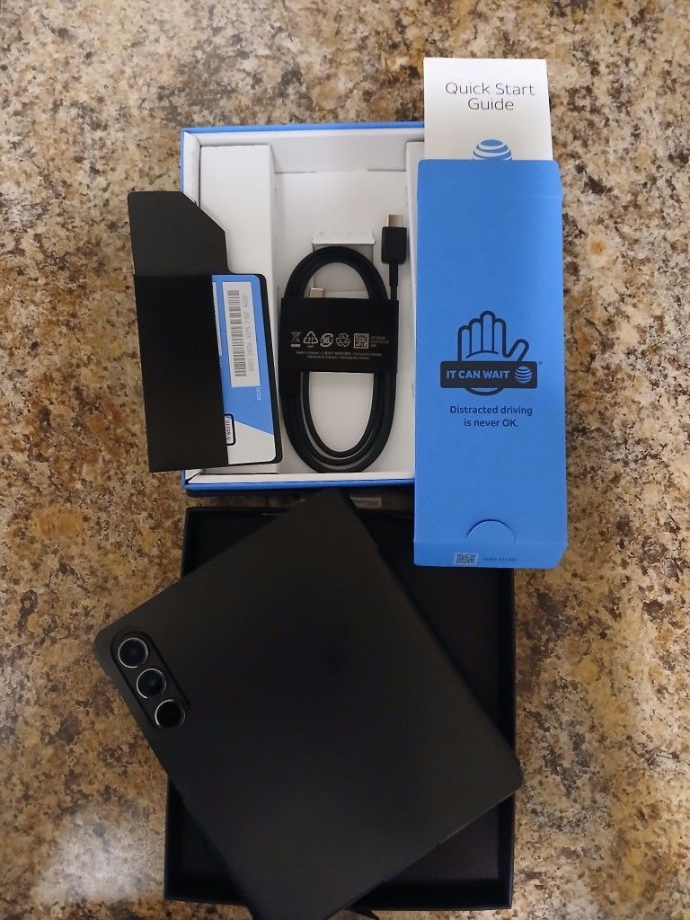 Brand NEW_Samsung Galaxy Z-Fold 5
