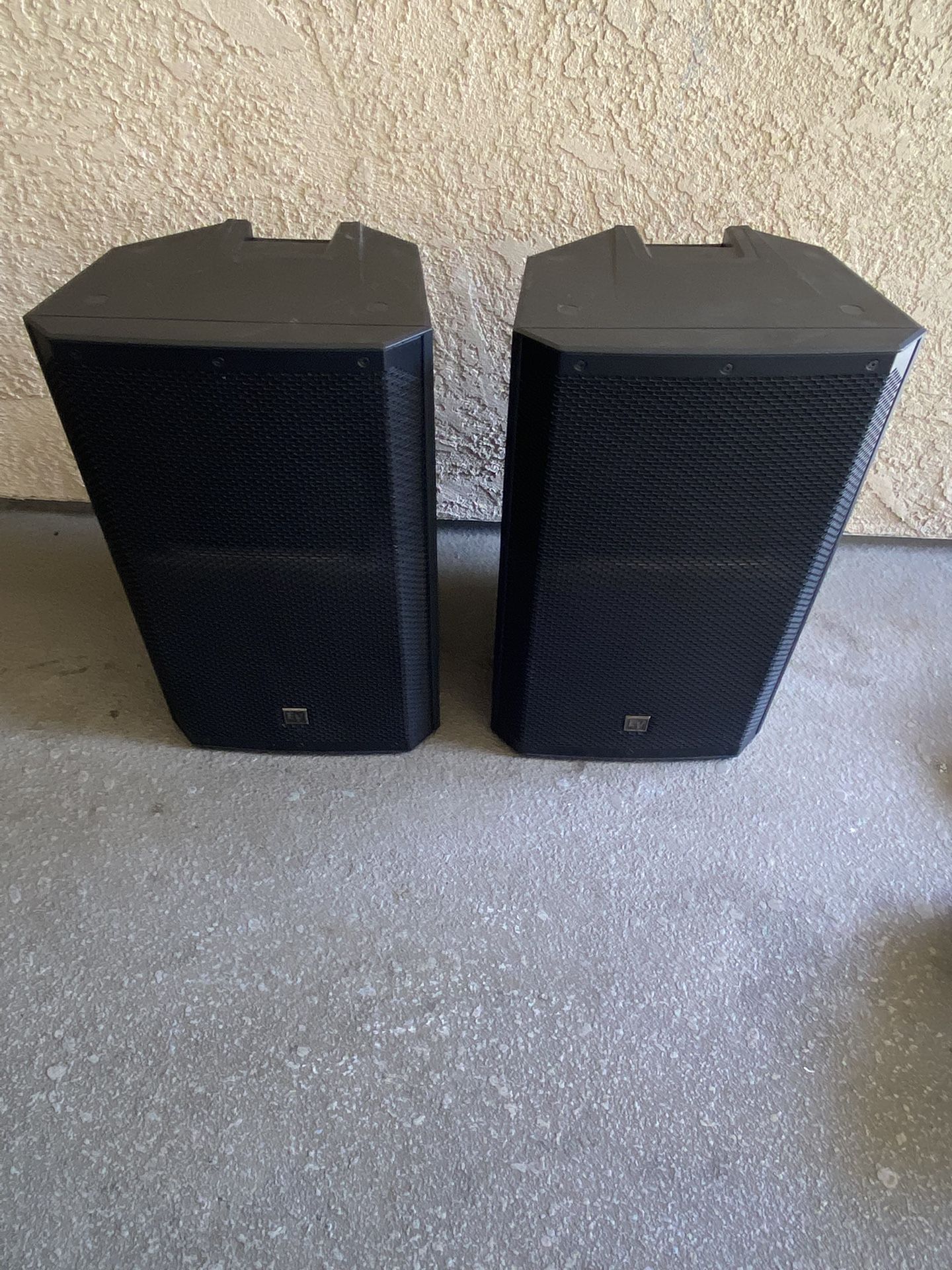 Electro Voice ELX200 15P