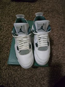 Jordan retro 4s