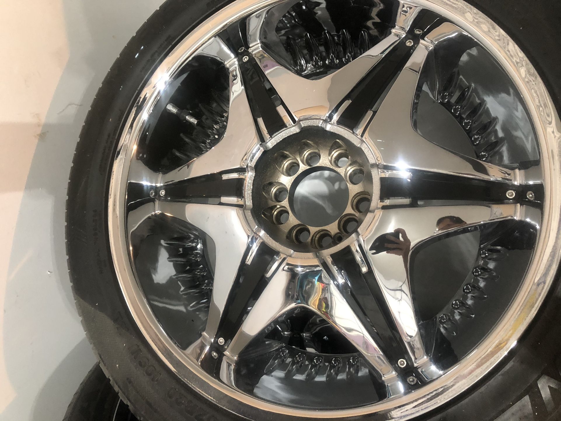 Akuza Big Papi 20” RWD Wheels And Tires